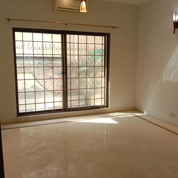 Top Location 1 Kanal House Available For Sale In DHA Lahore Phase 4 Block DD-3