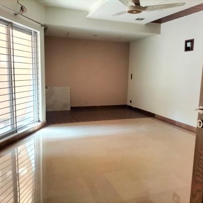 Luxury Prime Location 1 Kanal House Available For Sale In DHA Lahore Phase 3