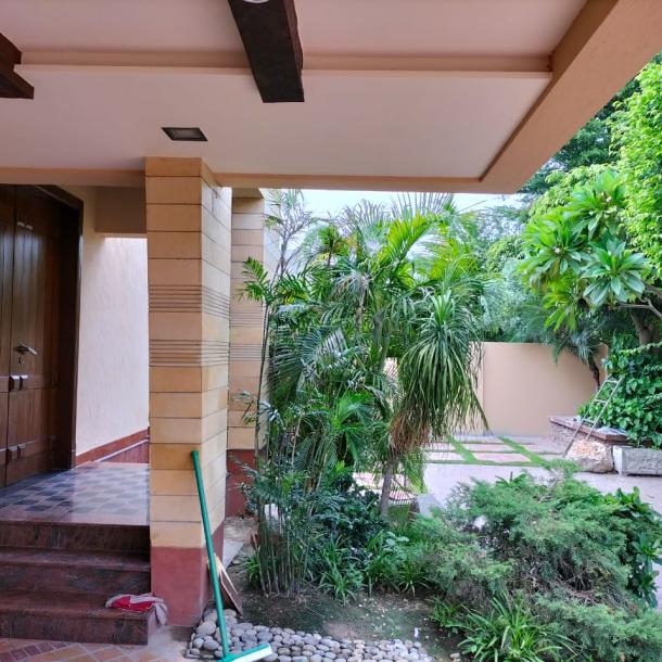 Luxury Prime Location 1 Kanal House Available For Sale In DHA Lahore Phase 3-6