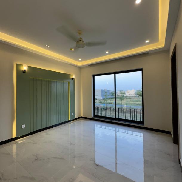 Corner Beautiful 10 Marla House Available For Sale In Bahria Enclave Islamabad-3