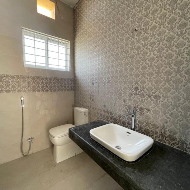DHA Phase 2 Best Location 1 Kanal Beautiful House Available For Rent-8