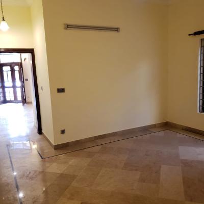 Facing Park Beautiful 4 Bedroom Apartment Available For Rent In Askari 11 Block D