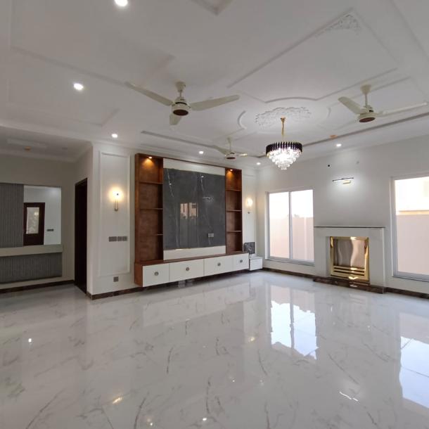 Beautiful 12 Marla Apartment Available For Sale In Askari 11-1