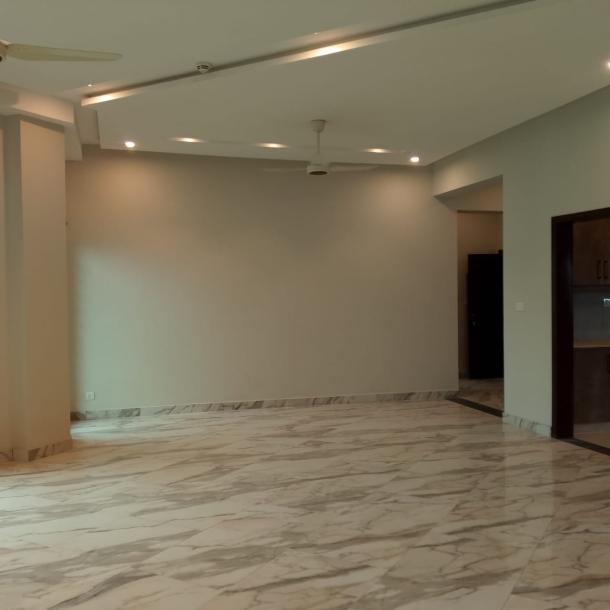 Brand New 12 Marla 4 Bedrooms Apartment Available For Rent In Askari 10-5