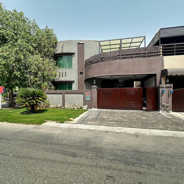 Luxurious 5 Bedrooms 1 Kanal House Available For Rent In Askari 10-1