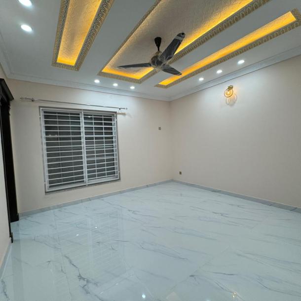 7 Bedrooms With Attached Bathrooms 1 Kanal House Available For Sale In Bahria Enclave Bahria Town Islamabad-11