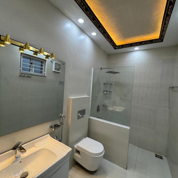 7 Bedrooms With Attached Bathrooms 1 Kanal House Available For Sale In Bahria Enclave Bahria Town Islamabad-12