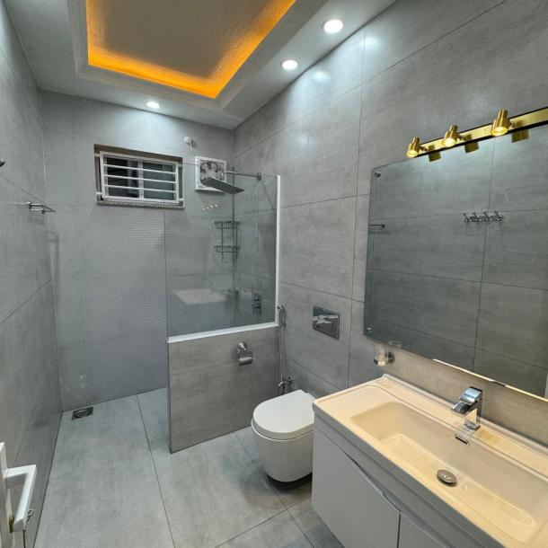 7 Bedrooms With Attached Bathrooms 1 Kanal House Available For Sale In Bahria Enclave Bahria Town Islamabad-21