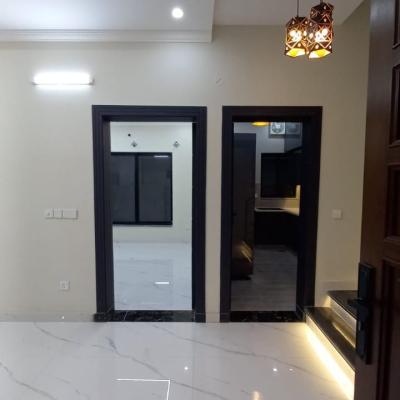 Prime Location 5 Marla House Available For Sale In Bahria Enclave Bahria Town