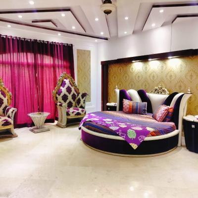 DHA Phase 8 Luxury 5 Kanal House Available For Rent