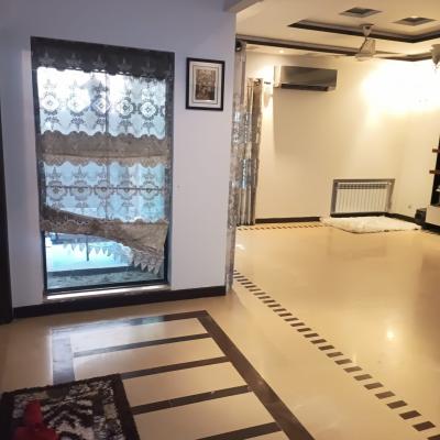 Prime Location 1 Kanal Lower Portion Available For Rent in DHA Lahore Phase 3
