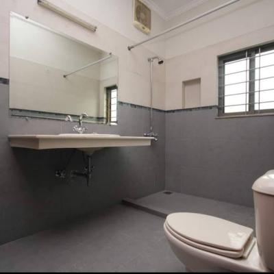 DHA Phase 5 Prime Location 1 Kanal Upper Portion Available For Rent