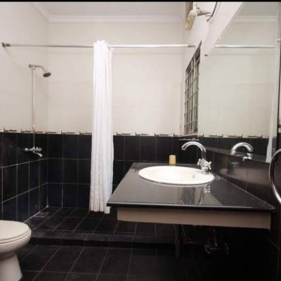 DHA Phase 5 Prime Location 1 Kanal Upper Portion Available For Rent