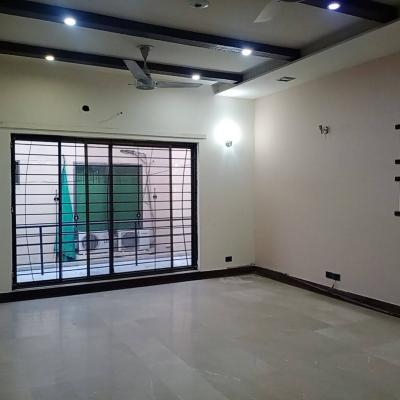 DHA Phase 3 Excellent Location 1 Kanal Upper Portion Available For Rent In DHA Lahore Phase 3