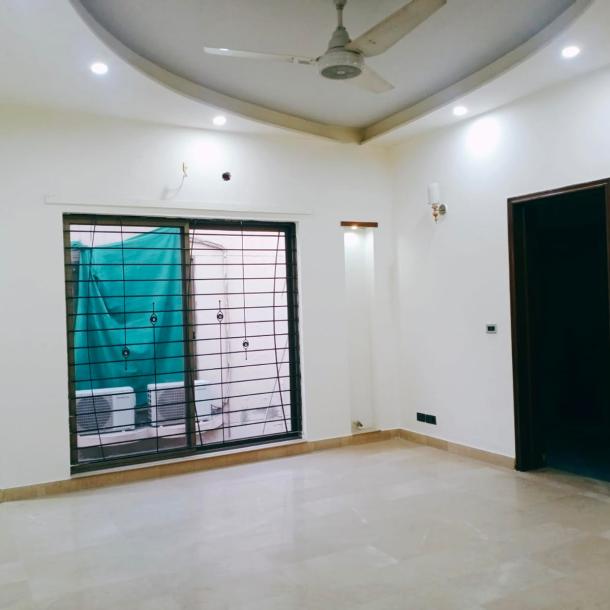 DHA Phase 3 Excellent Location 1 Kanal Upper Portion Available For Rent In DHA Lahore Phase 3-5