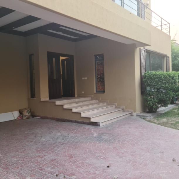 Beautiful 1 Kanal Upper Portion Available For Rent In DHA Lahore Phase 3-5
