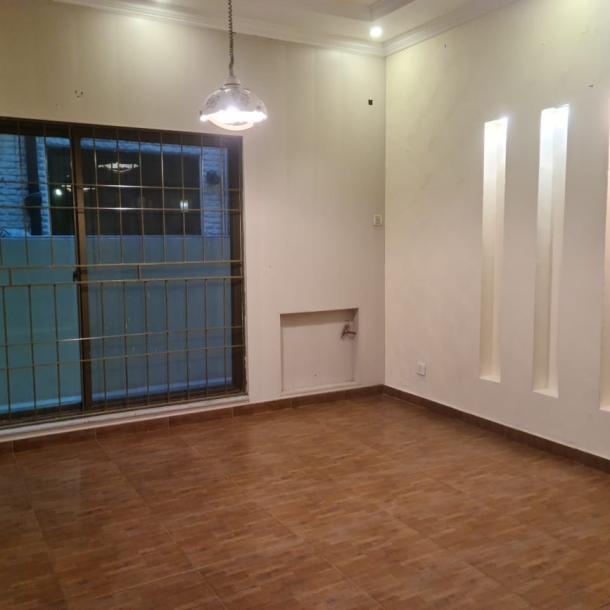 Beautiful 1 Kanal Upper Portion Available For Rent In DHA Lahore Phase 3-6