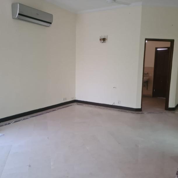 Beautiful 1 Kanal Upper Portion Available For Rent In DHA Lahore Phase 3-10