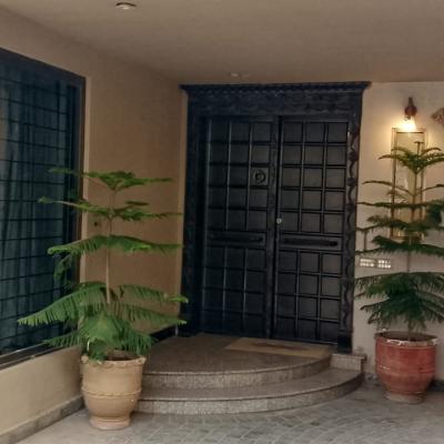 DHA Phase 4 Beautiful 1 Kanal Prime Location Used House Available For Sale In DHA Lahore Phase 4