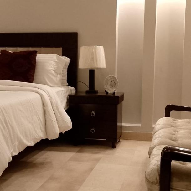 DHA Phase 4 Beautiful 1 Kanal Prime Location Used House Available For Sale In DHA Lahore Phase 4-17