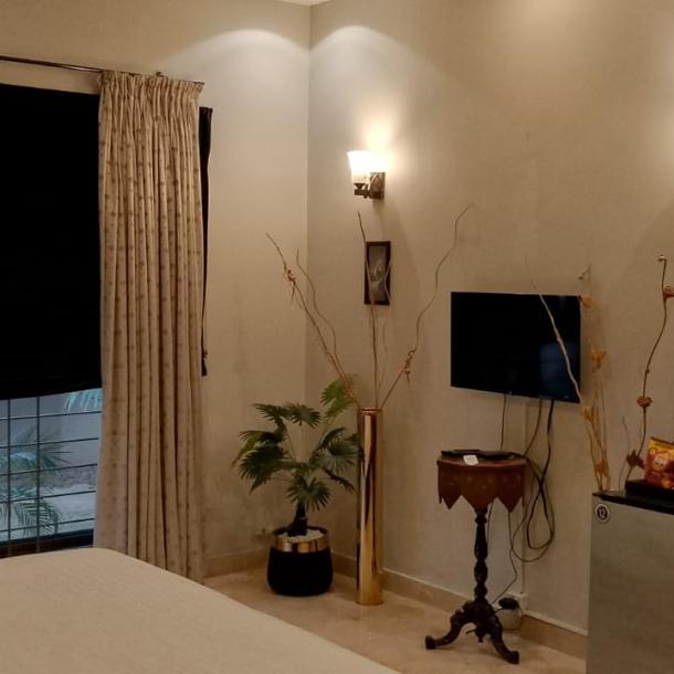 DHA Phase 4 Beautiful 1 Kanal Prime Location Used House Available For Sale In DHA Lahore Phase 4-22