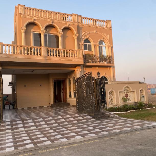 Italian Design 10 Marla Beautiful House For Sale in DHA Phase 7 Lahore Pakistan-1
