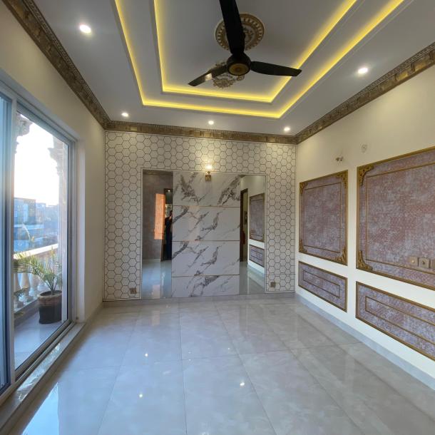 Italian Design 10 Marla Beautiful House For Sale in DHA Phase 7 Lahore Pakistan-7