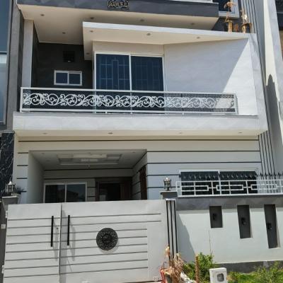 Prime Location 5 Marla House Available For Sale In Faisal Town Block C