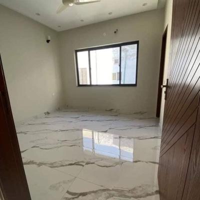 5 marla brand new house for sale In Lake City