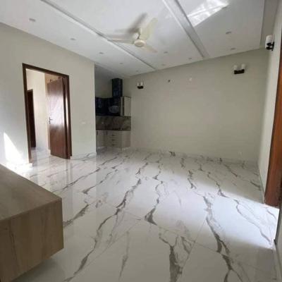 5 marla brand new house for sale In Lake City