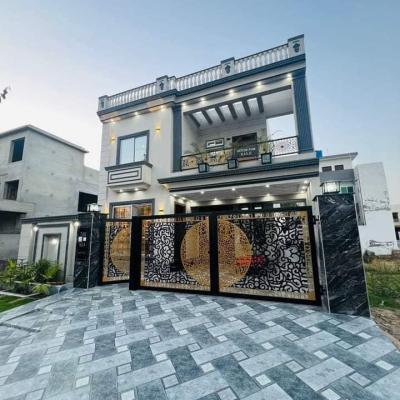 Dream Home Alert! 10 Marla Brand New House in Lake City Lahore