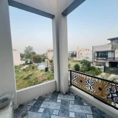 Dream Home Alert! 10 Marla Brand New House in Lake City Lahore