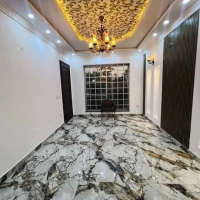 Dream Home Alert! 10 Marla Brand New House in Lake City Lahore