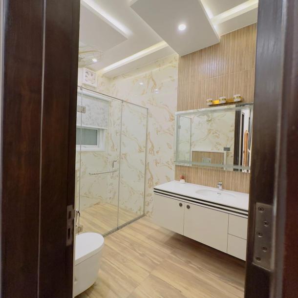 DHA Phase 5, 1 Kanal Upper Portion Fully Furnished For Rent Separate Gate-13