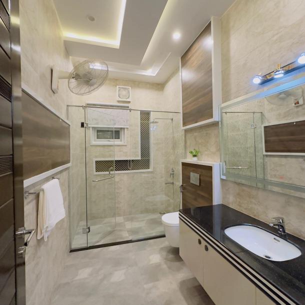 DHA Phase 5, 1 Kanal Upper Portion Fully Furnished For Rent Separate Gate-5