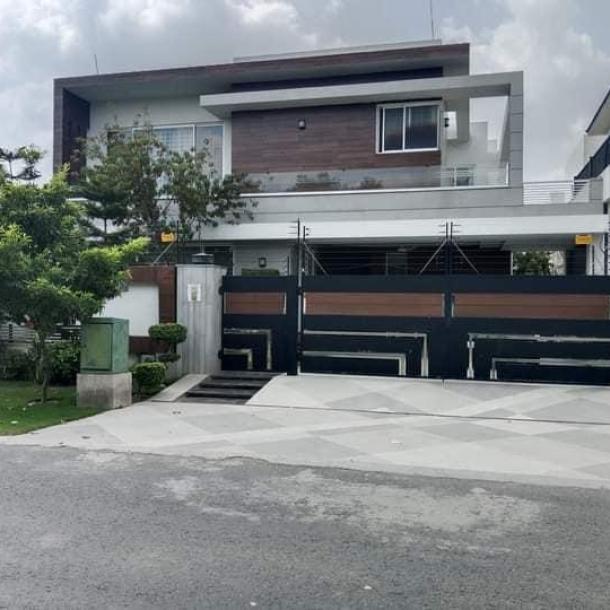1 kanal fully furnished modern House for Rent in DHA phase 6 Rent: 5 lacs-12