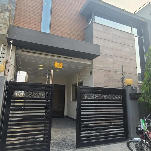 DHA phase 6, 5 Marla House for Rent-1