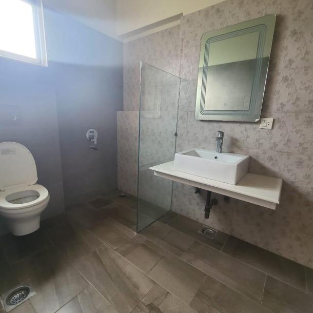 DHA phase 6, 5 Marla House for Rent-10