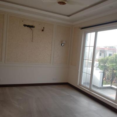 Phase 6 Lahore, 10 Marla upper Portion For Rent Lower portion lock