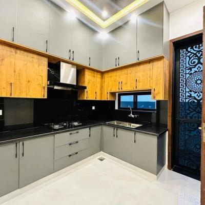 10 Marla Magnificent Bungalow in Bahria Orchard Central Block at a very reasonable Price 4.5 crore Just Buy and Live