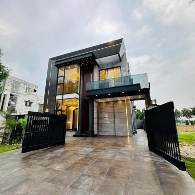 10 Marla Magnificent Bungalow in Bahria Orchard Central Block at a very reasonable Price 4.5 crore Just Buy and Live