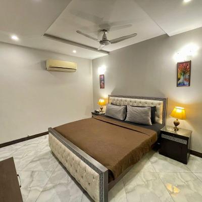 Dha phase 8 Ex air avenue 2 bedroom apartment Fully furnished for rent