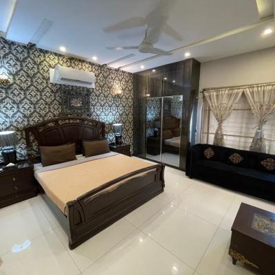 Ex air avenue 10 marla house for rent Fully furnished