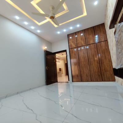 Bahria Orchard 10 Marla House Raiwind Road Lahore