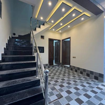 Valencia town Lahore 1Kanal facing park fully furnished house available for sale