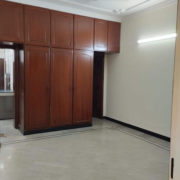 Well-Maintained Lower Portion for Rent – 12 Marla – Johar Town Lahore-7