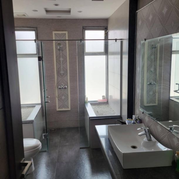 1 Kanal Upper Portion Fully Furnished For Rent in DHA Phase 5 Lahore.-3