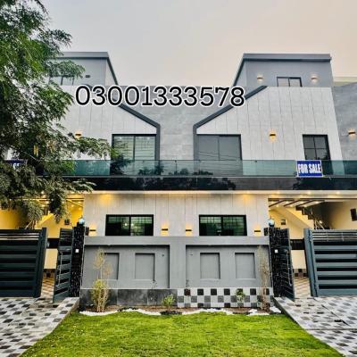Valencia town Lahore 1Kanal facing park fully furnished house available for sale