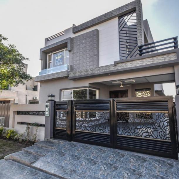 Luxurious 10 Marla House for Sale in DHA Phase 9 Town, Lahore Near Main Boulevard, Commercial Area, Schools, Parks, and Mosques-3