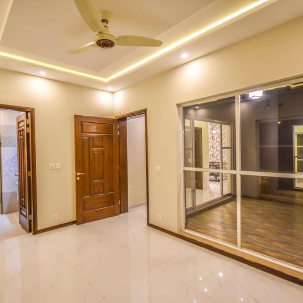 Luxurious 10 Marla House for Sale in DHA Phase 9 Town, Lahore Near Main Boulevard, Commercial Area, Schools, Parks, and Mosques-28